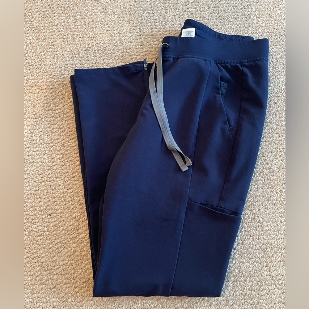 figs navy scrub pants